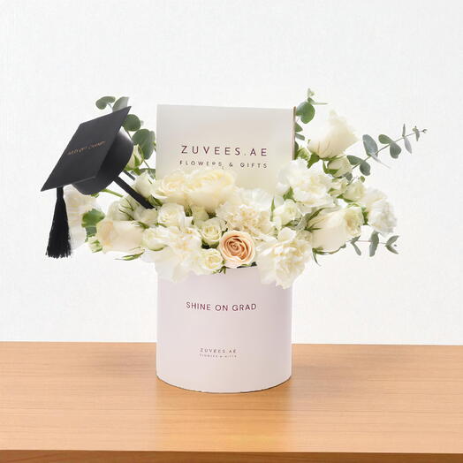 Promesse en Pétales – Boîte Florale de Graduation avec Bouchées de Chocolat de Luxe