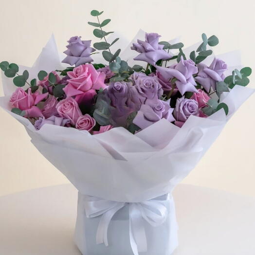 Дизайнерский комбинированный букет лавандово-розовой гаммы