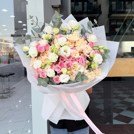 Lacy Buds Hand Bouquet