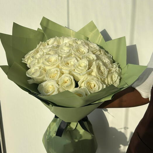 Classic Ivory White Rose Bouquet