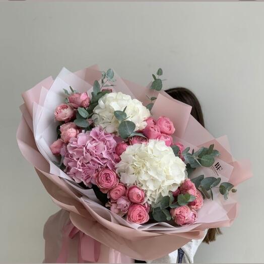 Hydrangea mixed bouquet