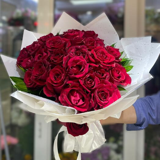 Royal Scarlet 31-Roses Bouquet | Express and Reliable Delivery in Dubai