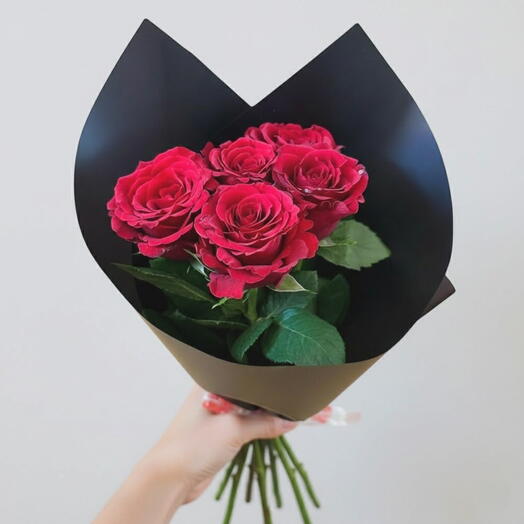 Ruby Romance - Ramo de 5 rosas rojas