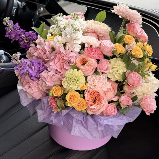 Dopamine box| same day delivery | premium flowers| roses| hydrangeas |