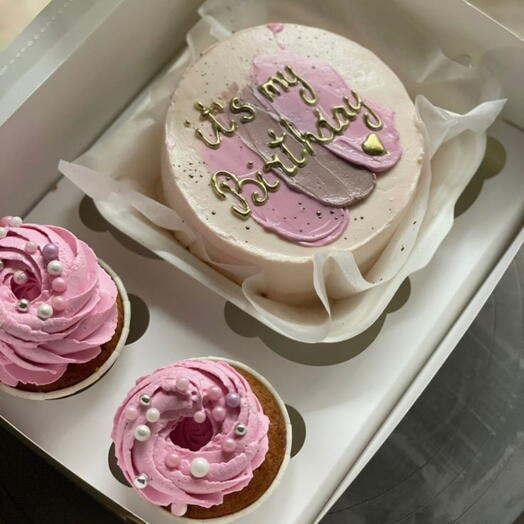 Мини-торт с 2 капкейками