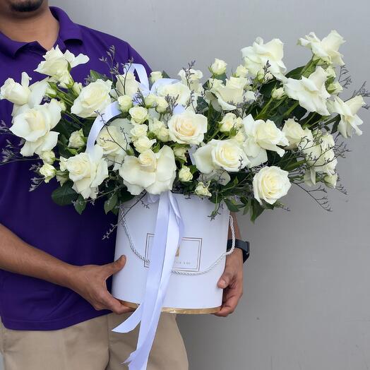 🤍 Pure Serenity! 21 White Roses + 6 Spray Roses in a Box! TimelessElegance LuxuryFlowers