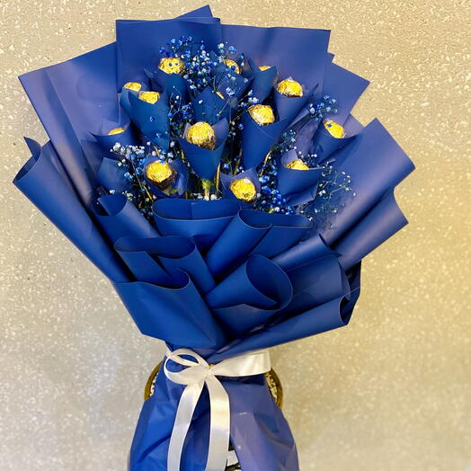 "Blue Bliss" Chocolate   Floral Gift Arrangement