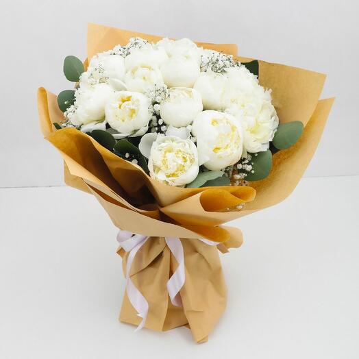 White peony bouquet - White Enchanter