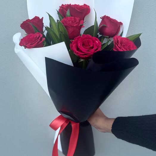 Букет из 7 красных роз