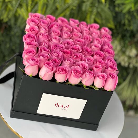 Roses Renaissance dans une boîte noire