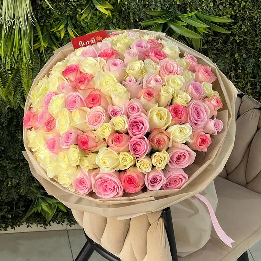 Серенада из 101 розы — розовые и белые