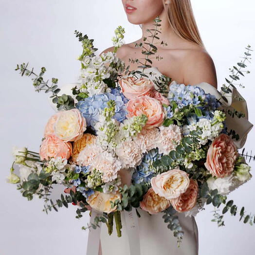 Champagne Sunset: Medium Bouquet of Garden Roses, Delphiniums and Hydrangeas