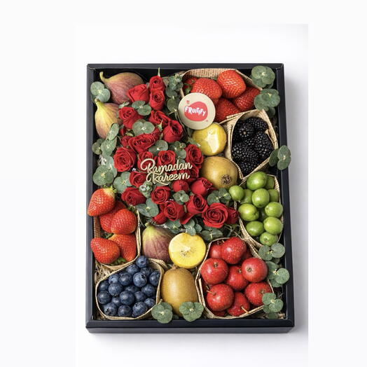 Премиальная подарочная коробка Ид Мубарак с фруктами и розами