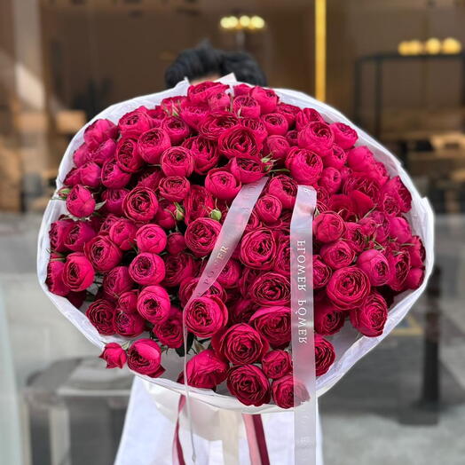 Ruby Bloom – 30 Garden Spray Roses Bouquet