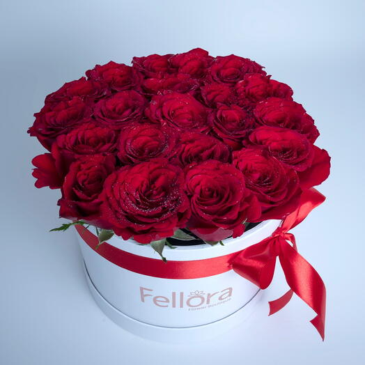 21 Red Roses In White Box-1081