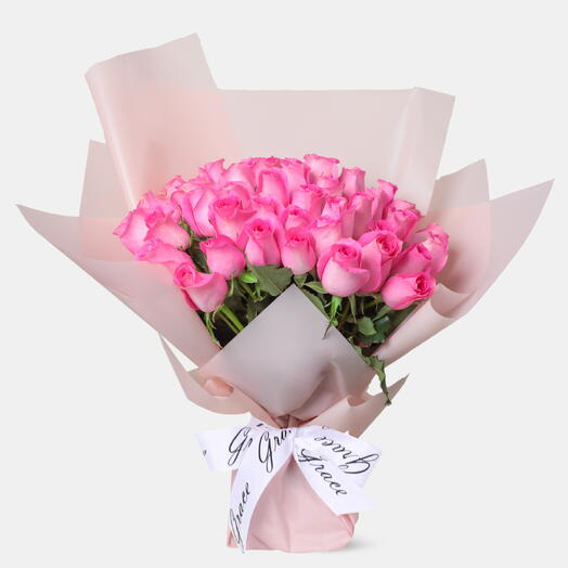Большой букет розовых роз