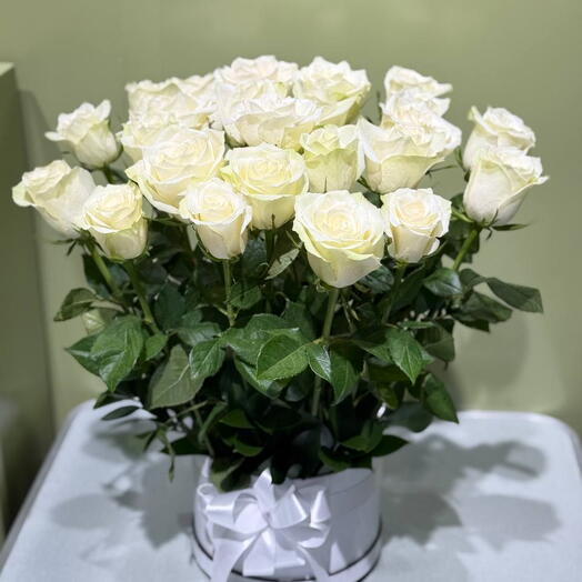 25 white rose