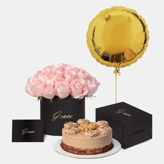 Набор: розовые розы в коробке с тортом Nutella