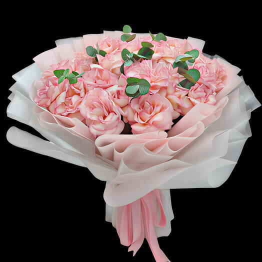 Роскошный розовый букет