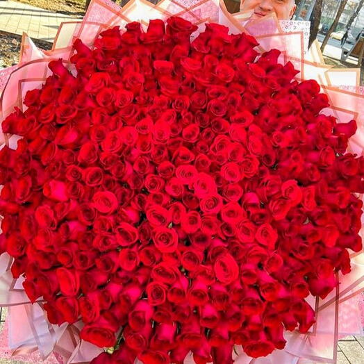 Ramo Gran Majestad de 300 rosas