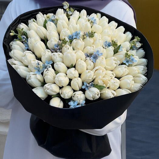 Эксклюзивный белый букет тюльпанов к женскому дню