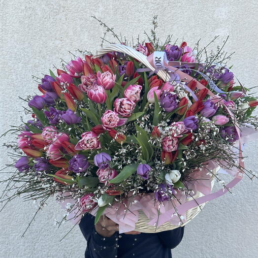 301 cesta de tulipanes