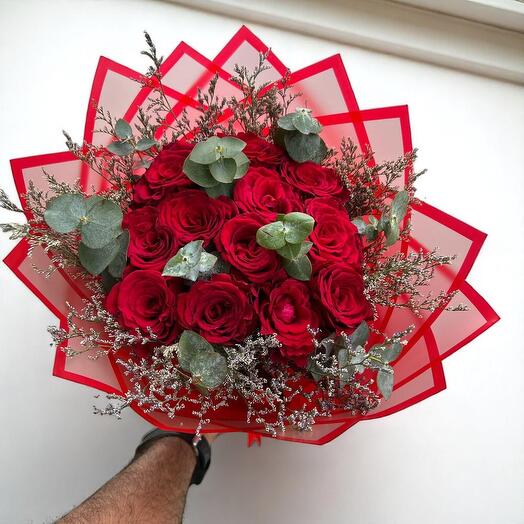Luxury Red Rose and Eucalyptus Bouquet – 35 Premium Roses with Purple Limonium