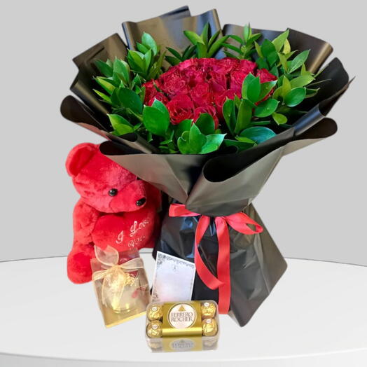 Набор The Love Combo Set_24 букет из 24 красных роз с красным плюшевым мишкой, шоколад Rocher, свеча для предложения и дня рождения