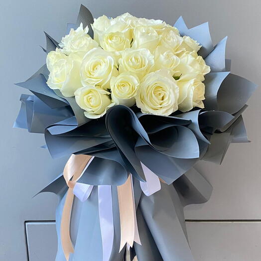 Букет из 20 белых роз