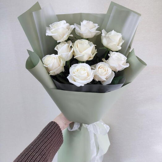 Букет из 9 белых роз