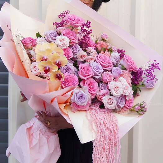 Нежно-розовая элегантная обёртка