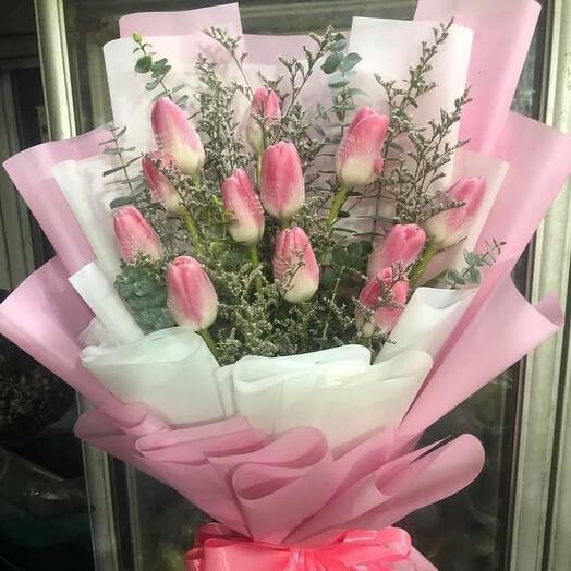 10 Punk Tulip Arrangement