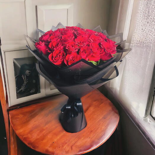 Букет красных роз