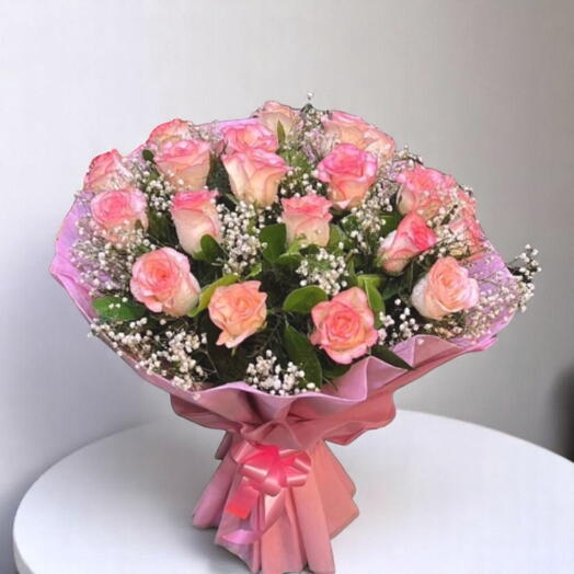 Розовый букет с воздушным шаром на день рождения