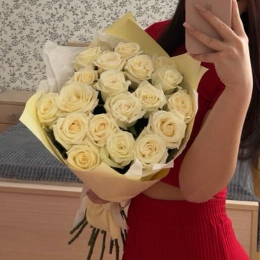 Роскошный букет из 21 премиальной белой розы