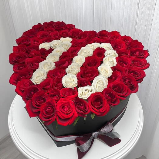 Красная коробка-сердце на 10-летие или день рождения