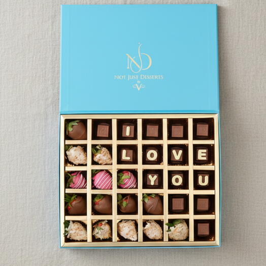 Коробка «Я ЛЮБЛЮ ТЕБЯ» с шоколадными конфетами и клубникой