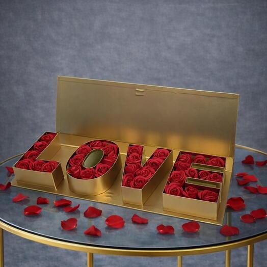 Golden LOVE Rose Box