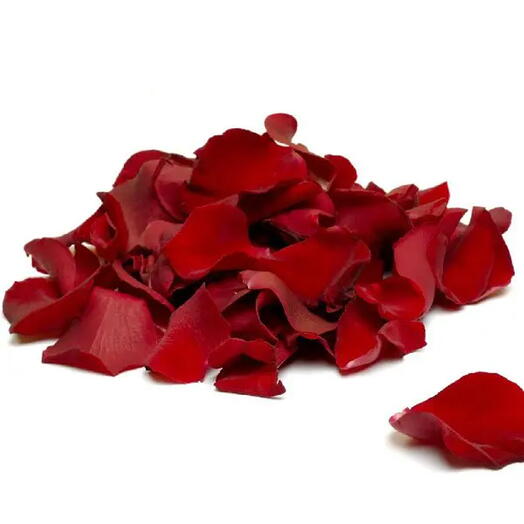 Pétalos de rosas rojas