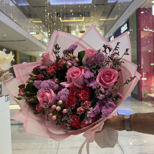 Mix pink flowers bouquet