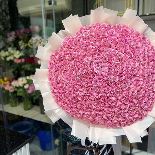 200 Premium Pink Roses Bouquet