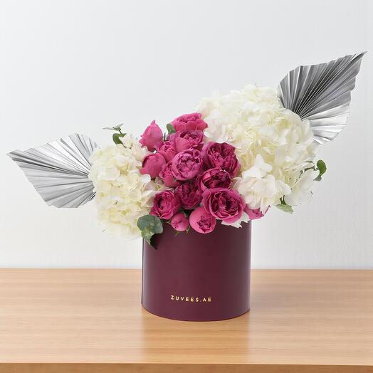 Элегантная фирменная цветочная коробка