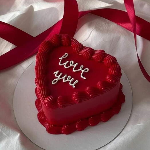 Pastel de corazón rojo