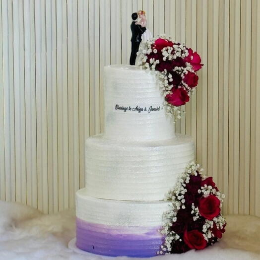 3 Tier Dual Tone Wedding Cake with Flowers Couple toy 5 Kg
