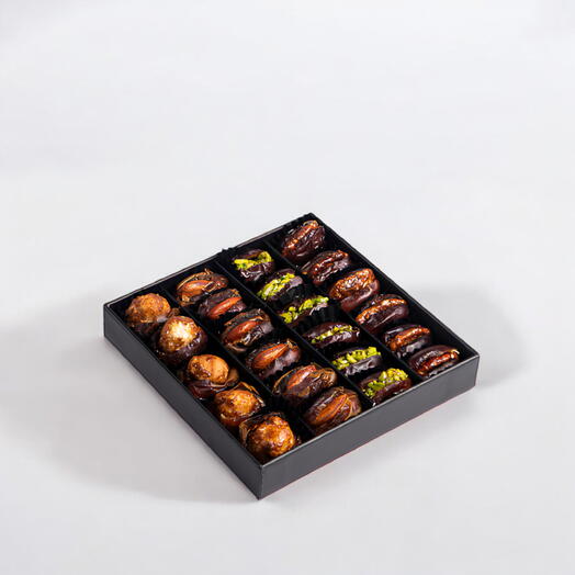 Коробка Al Nabat средних фаршированных фиников