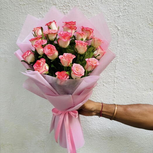Премиум букет из 20 розовых роз