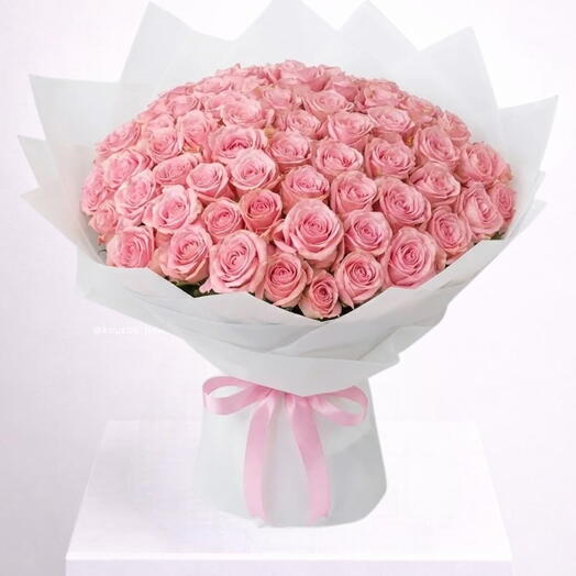 69 розовых роз для неё на День святого Валентина