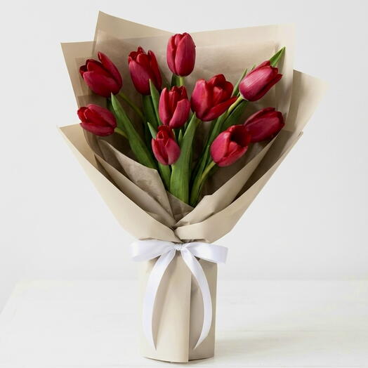 11 Red Tulips Bouquet – Fresh Romantic Tulip Bouquet in Dubai