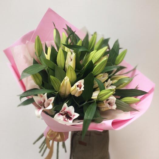 Розовая лилия Элеганс