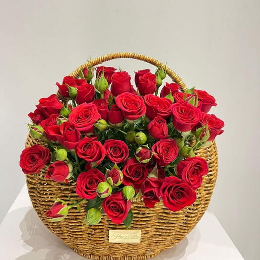 Корзина кустовых роз